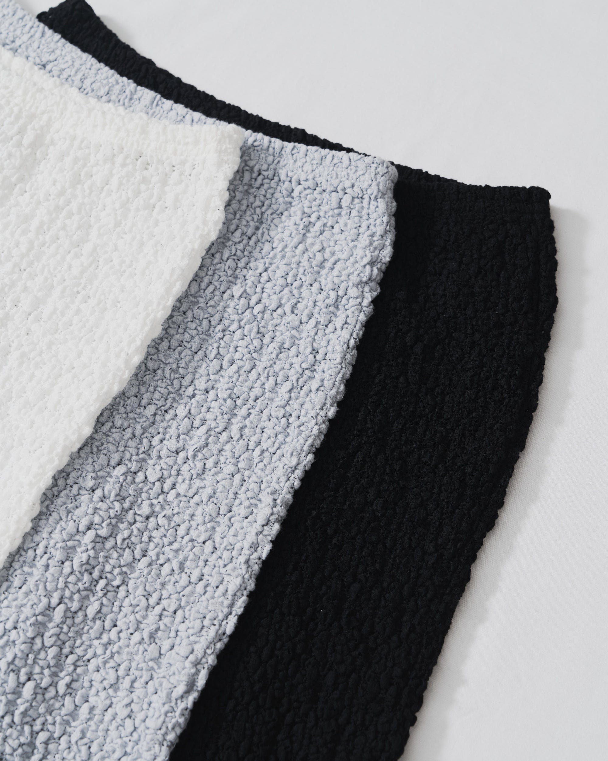 (coming soon 3/9-) Flower Pattern Lace Leggings