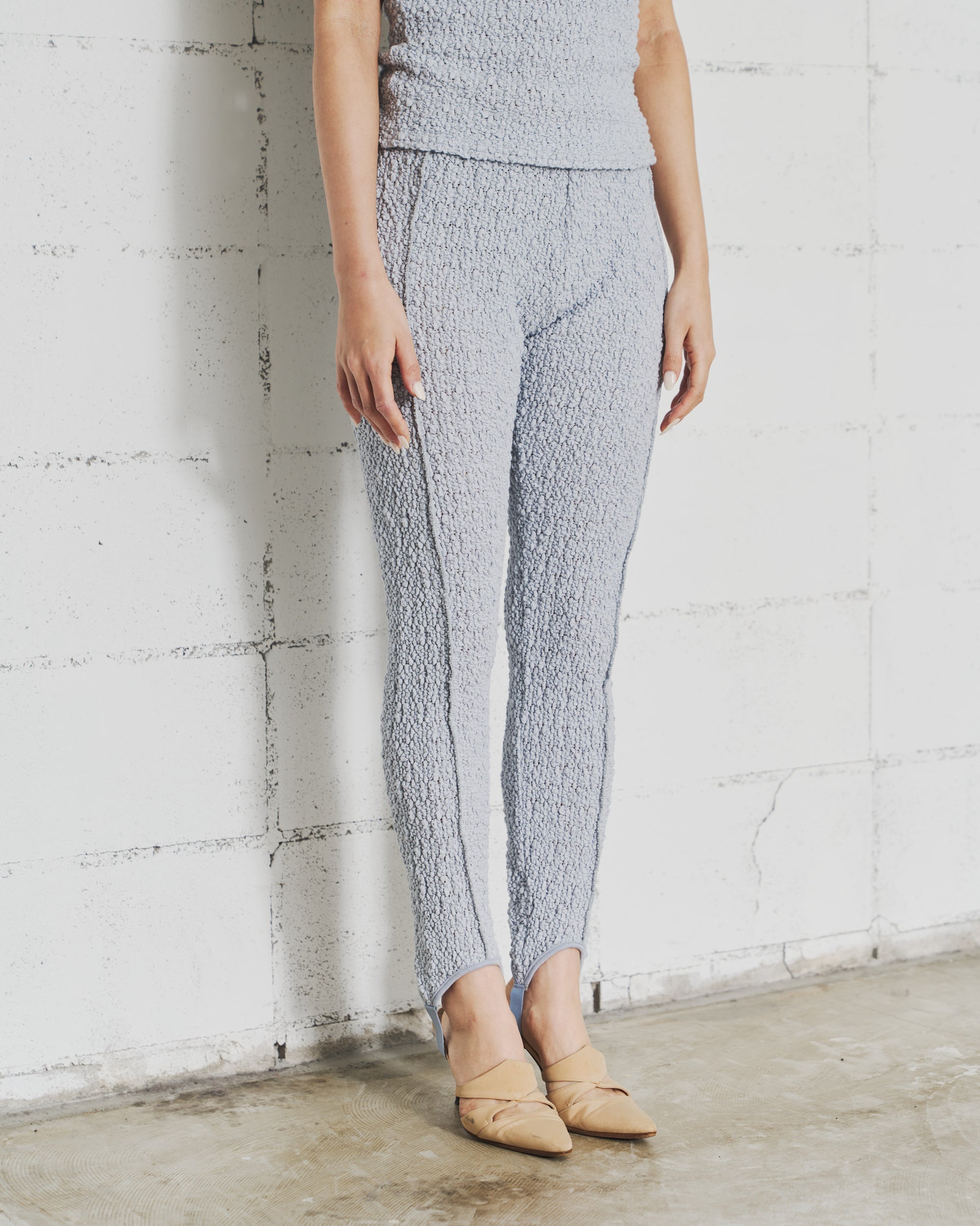 (coming soon 3/9-) Flower Pattern Lace Stirrup Leggings