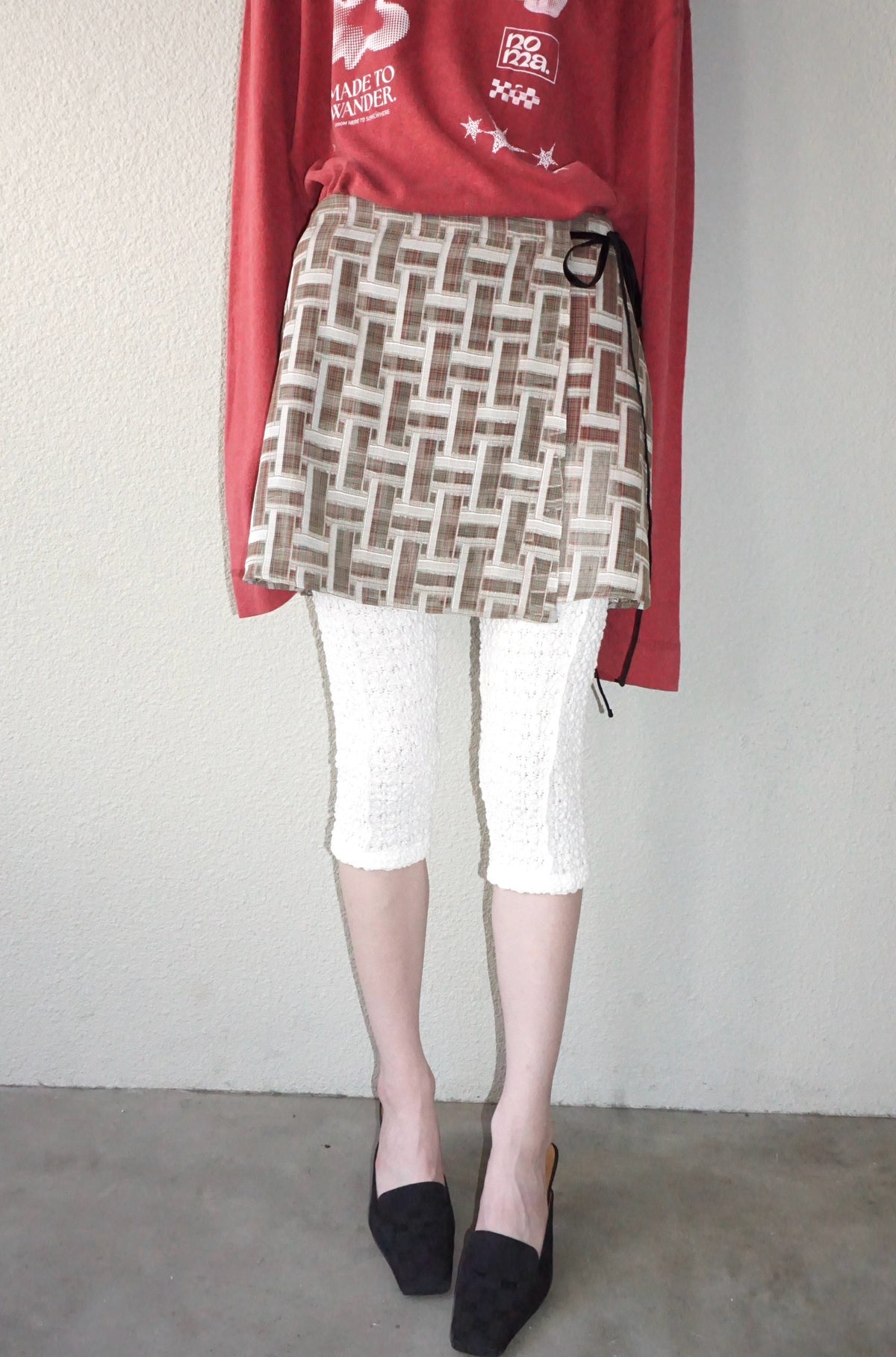 Flower Pattern Lace Semi Long Leggings